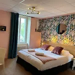 Logis De Paris 3*