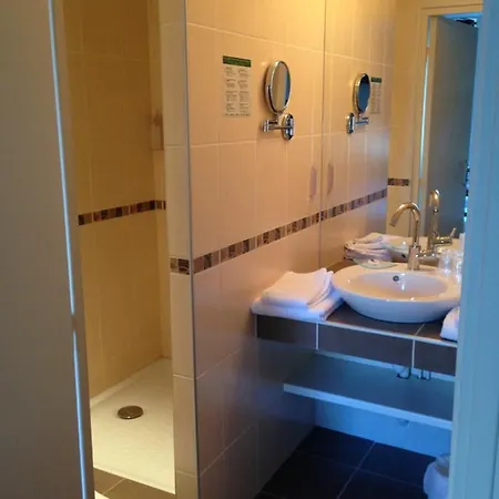 Logis De Paris Hotel 3*