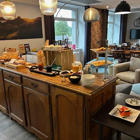 Hotel Logis De Paris 3*