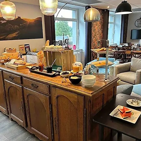 Logis De Paris 3*