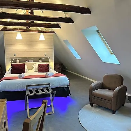 Logis De Paris 3*