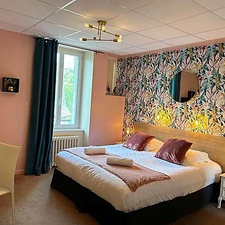 Logis De Paris 3*