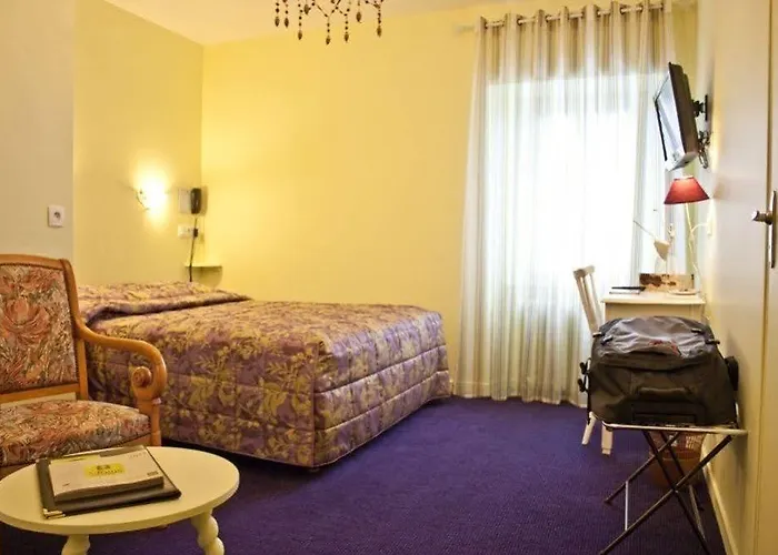 Hotel Logis De Paris 3*